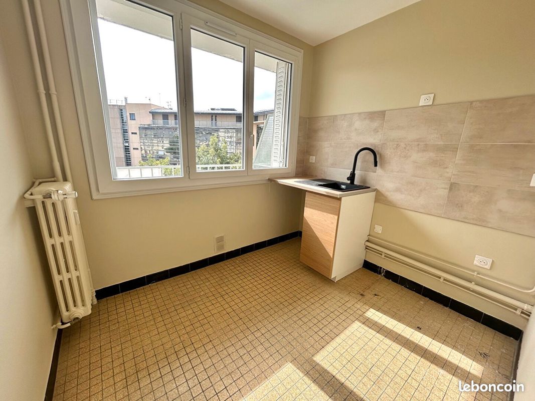 Appartement 2 pièces 43 m² · à Aurillac · 43 m² · 520 €/mois