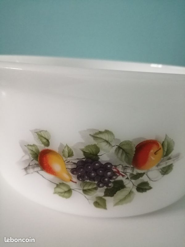 PLAT ROND ARCOPAL – Modèle Victoria – Opaline Blanche à
