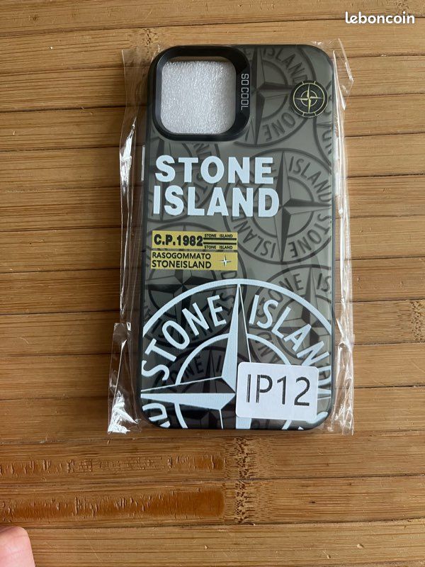Coque STONES ISLAND noir - IPhone 12 (image 1)