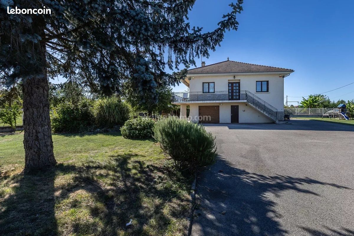 Maison 6 pièces 140 m² · à Les Abrets en Dauphiné · 140 m² · 290 000 €