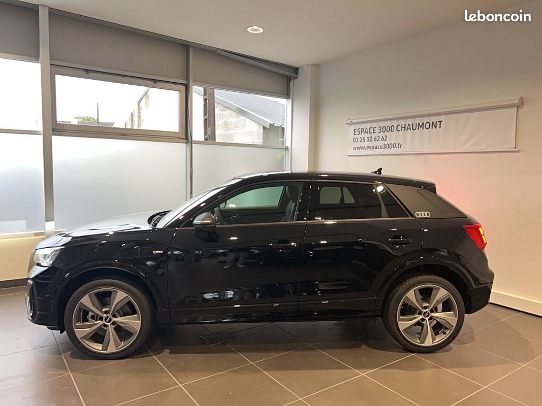 AUDI Q2 35 TFSI 150 S tronic 7 Black Edition (image 2)