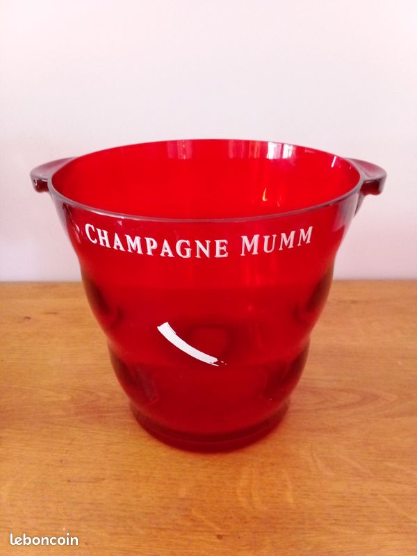 Seau à Champagne Mumm – Plastique Rouge, Lavable, Hauteur 20cm, Fabrication Française, Occasion