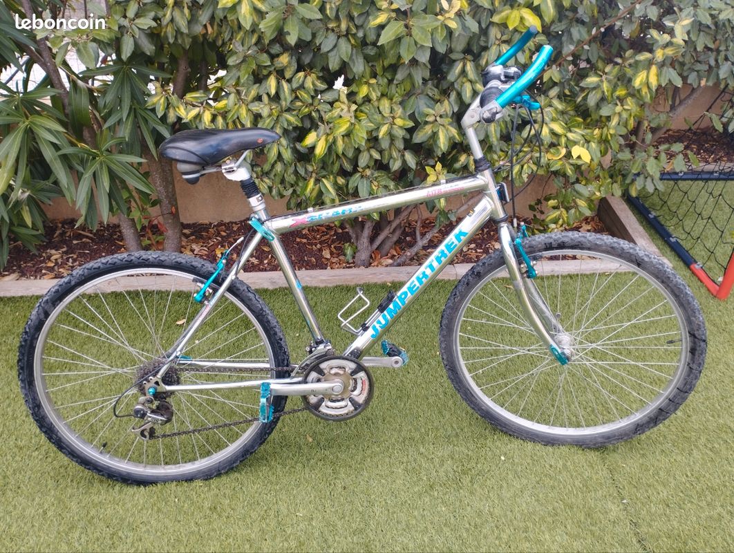 Jumpertrek Mtb Shark VTT 26 MTB Shimano Jumpertrek Vélos