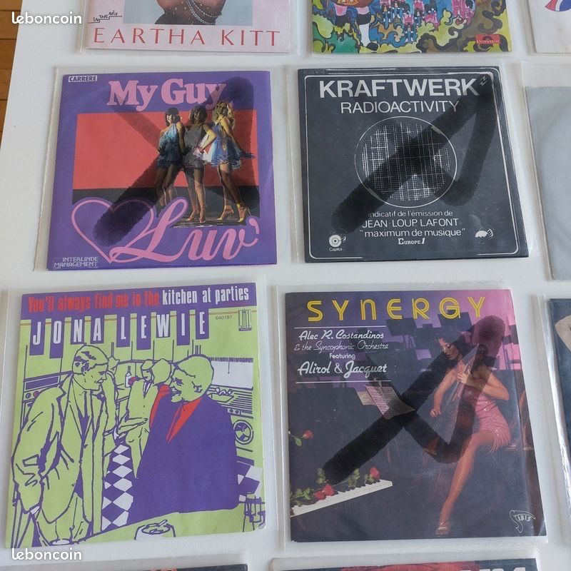 Lot de 3 vinyles 45 Tours (image 1)
