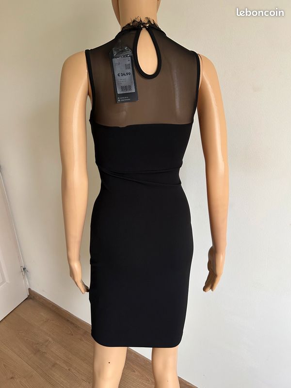 Robe noire neuve avec dentelle sans manches Coolcat taille XS (valeur 25) (image 5)