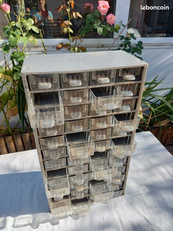 Casier de rangement design industriel (image 2)