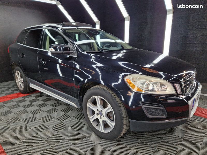 Volvo XC60 D3 136CH SUMMUM * TOIT * BLUETOOTH * XENON * CAMERA * NAVIGATION (image 4)