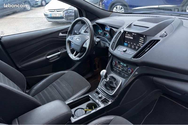 Ford Kuga 2.0 TDCI 150 4x2 ST LINE (image 3)