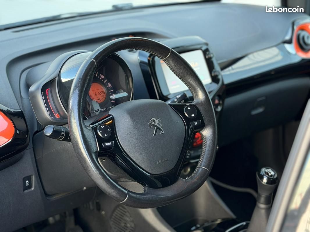 Peugeot 108 CABRIOLET 1.2 82 CH BVM5 ROLAND GARROS TOP SUIVI OK PEUGEOT 03/2026 (image 6)
