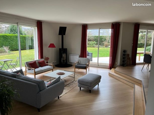 Maison d’architecte 9 pièces 190m2 entièrement rénovée