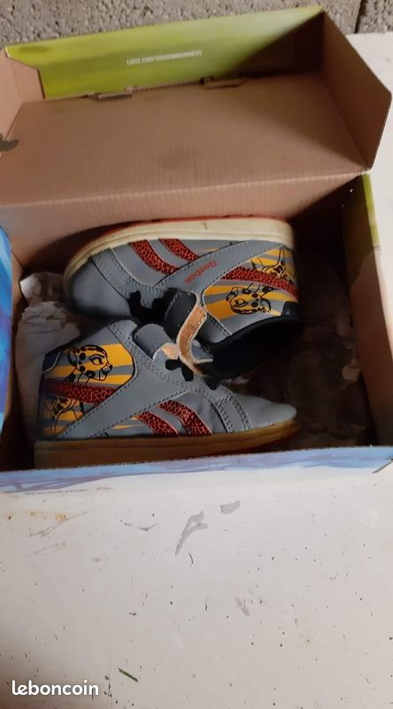 Chaussure Reebook Roi Lion (image 2)