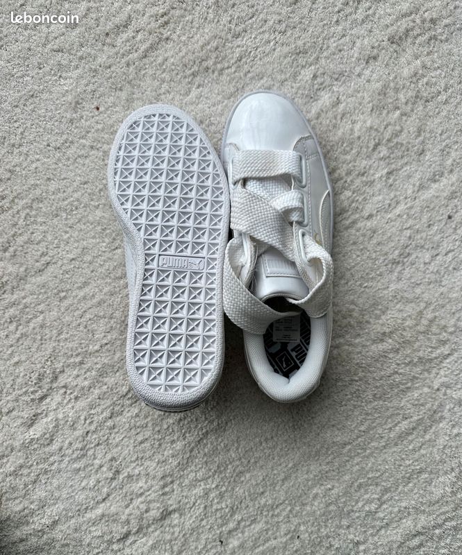 Sepatu Puma Basket Heart Gray PUMA Femme Basket Heart Patent Wn's