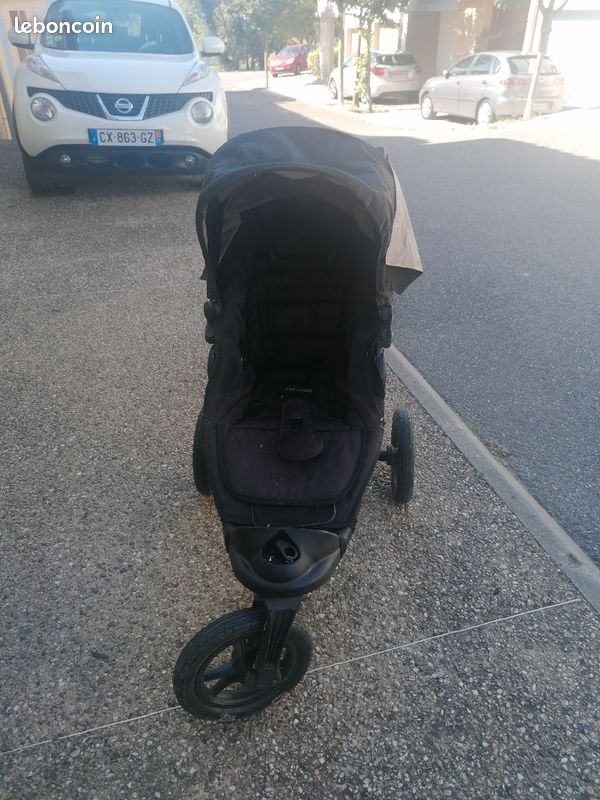 Vends Poussette baby jogger enfant de 6 mois à 15kilos (image 1)