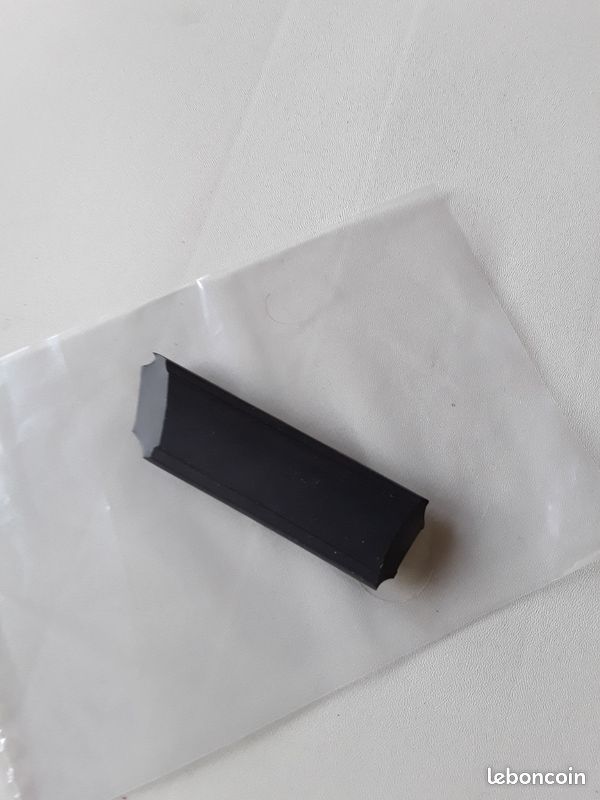 Baguette de protection d'aile avant gauche pour CITROEN BX 2e Génération. Neuf et d'origine (image 3)