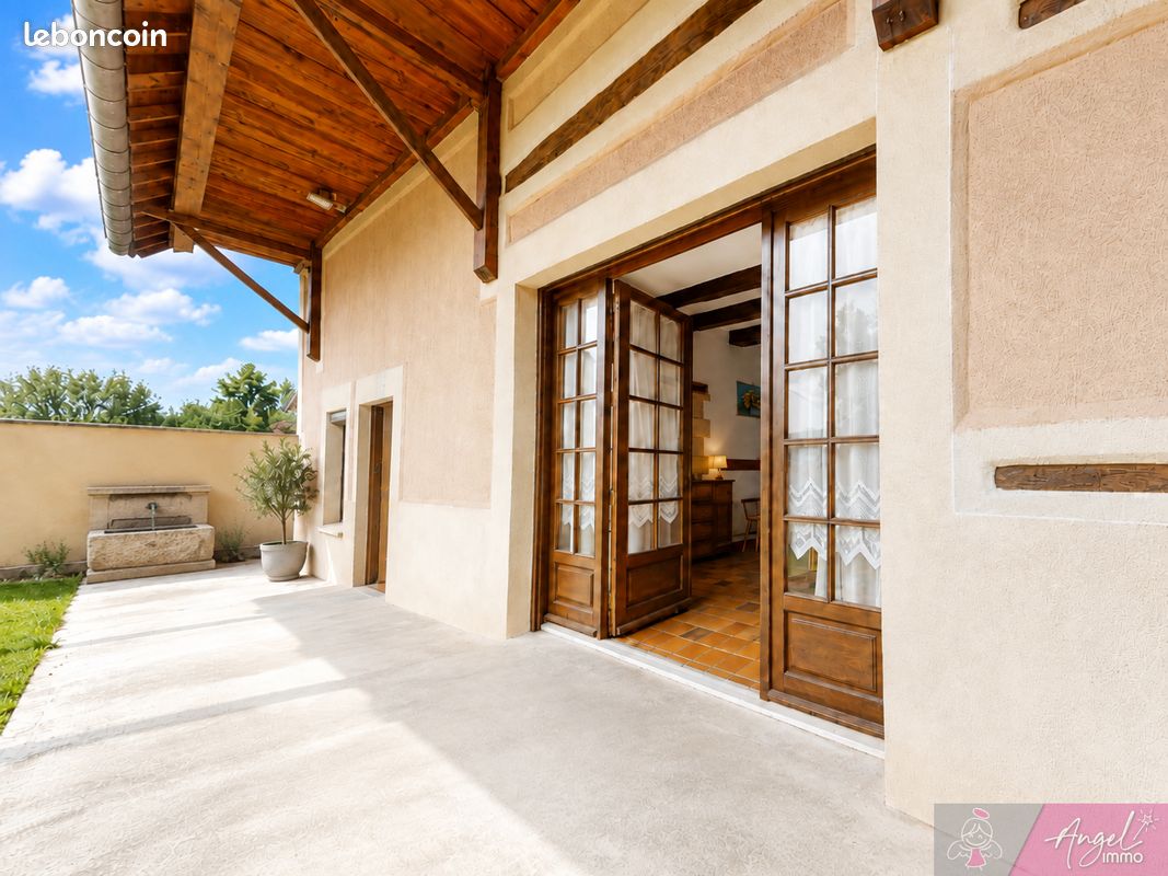 Maison 6 pièces 156 m² · à Souvans · 156 m² · 215 000 €