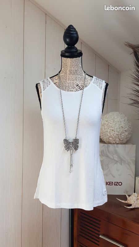 Top débardeur blanc fluide avec empiècement dentelle / macramé (image 1)
