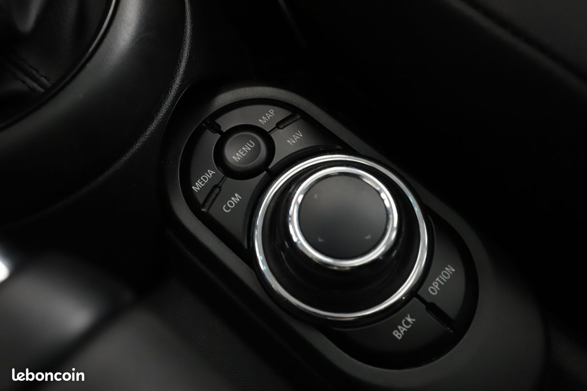 MINI Mini Cooper S Edition Camden BVA7 5P 178 ch (image 23)