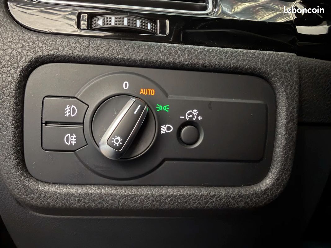 Volkswagen TOUAREG 3.0 V6 TDI 262 CH TIPTRONIC 8 4 Motion R-LINE (image 24)