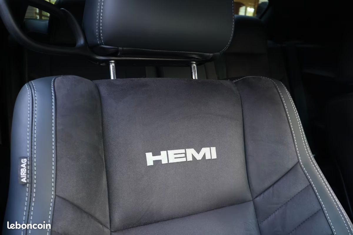 Dodge CHALLENGER R/T 5.7 HEMI V8 373 ch BVA8 – CarPlay – Caméra – Démarrage à Distance (image 17)