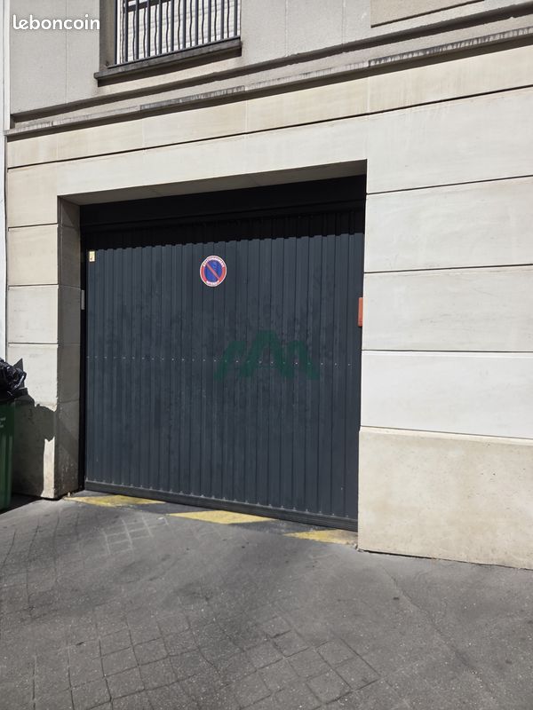 Parking/box Paris · 22 500 €