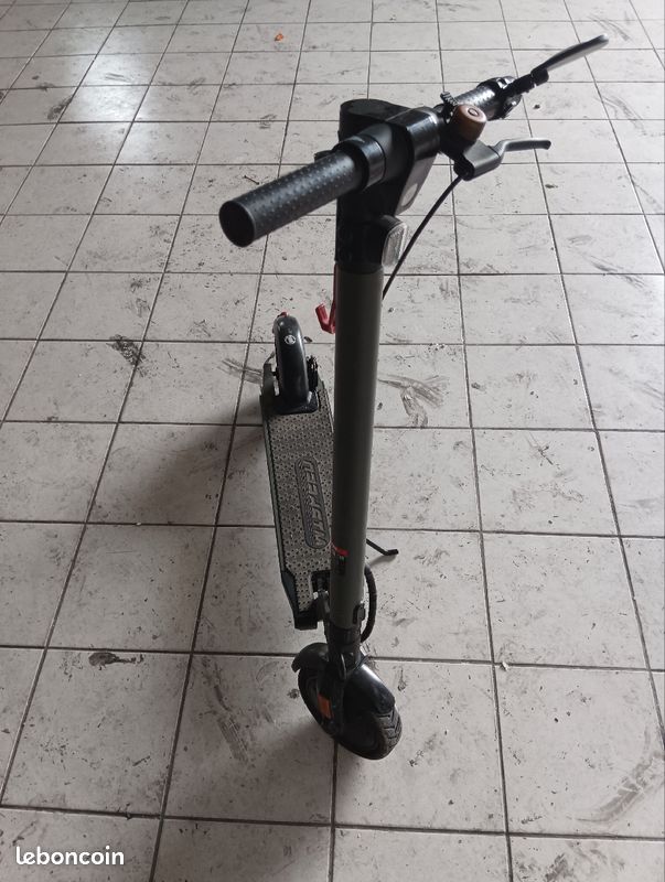 Trottinette électrique (image 1)