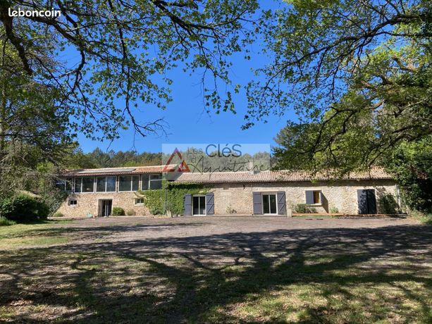 Maison 9 pièces 243 m²