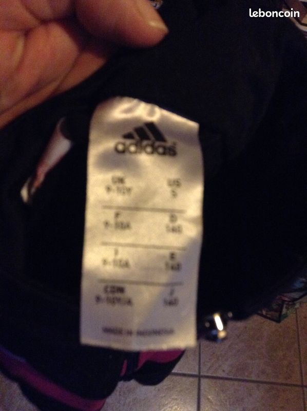 Veste sport Adidas noir et rose t 9/10 ans (image 3)