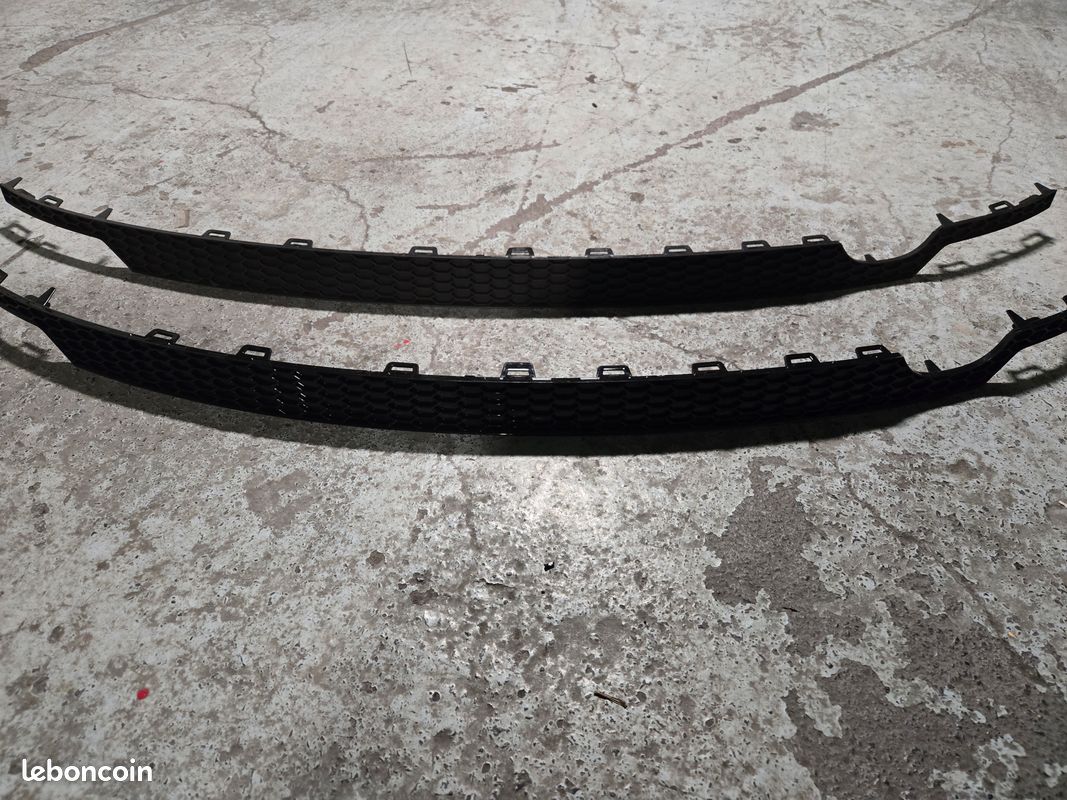 Grille pour parechoc arr sline Audi A1 (image 1)