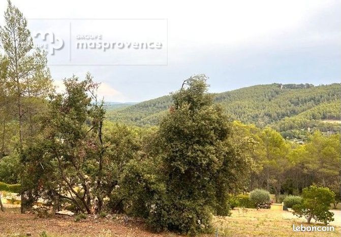 Terrain à bâtir de 2030 m² à TARADEAU (83) · 175 000 €