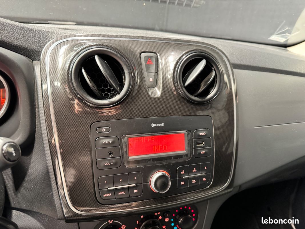 DACIA SANDERO 1.5 DCI 75Ch - AMBIANCE - CLIM - BLUETOOTH - ENTRETIEN CONSTRUCTEUR - GARANTIE 6 MOIS (image 23)