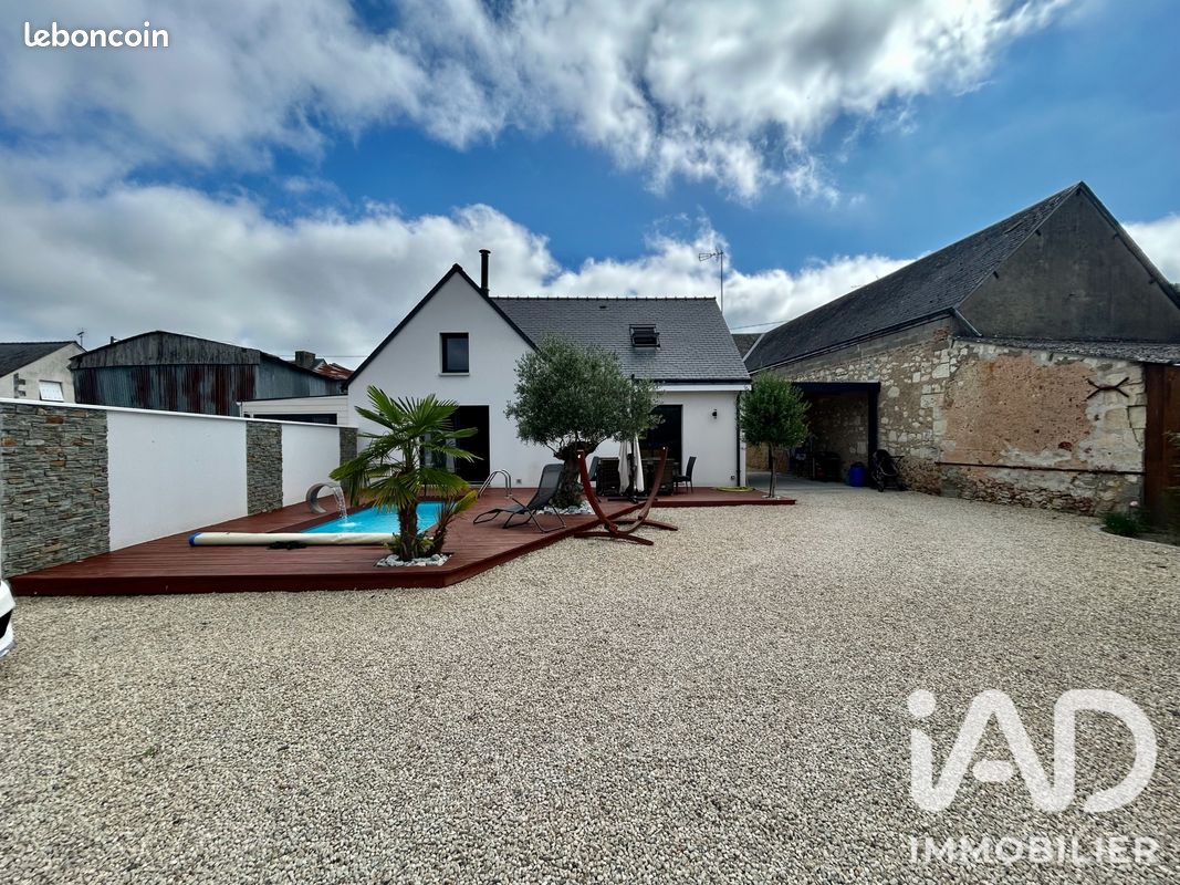Maison 4 pièces 175 m² · à La Breille-les-Pins · 175 m² · 332 000 €