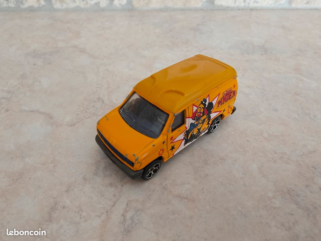 Majorette - Ford econoline Pinder (image 2)