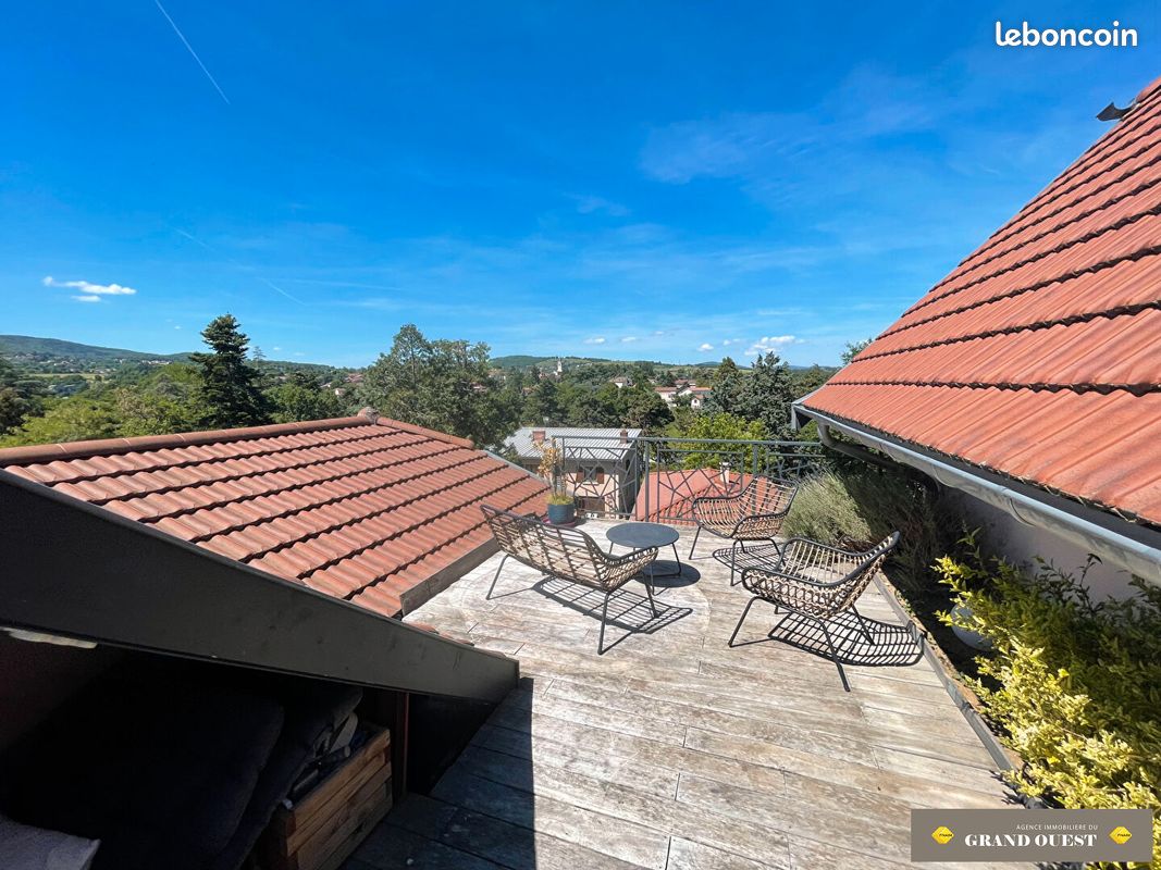 Appartement 6 pièces 136 m² · à Charbonnières-les-Bains · 136 m² · 425 000 €