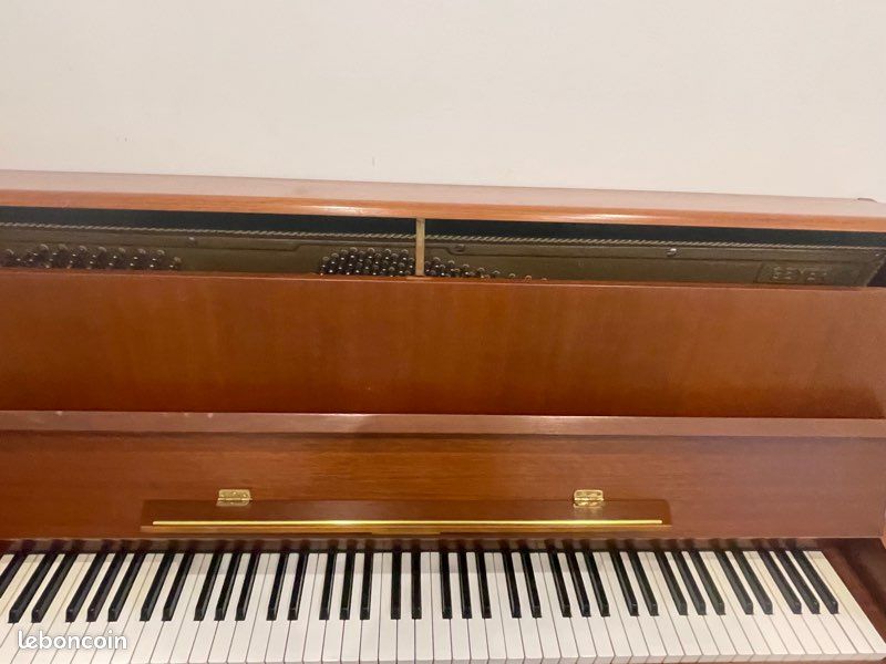 Piano (image 2)