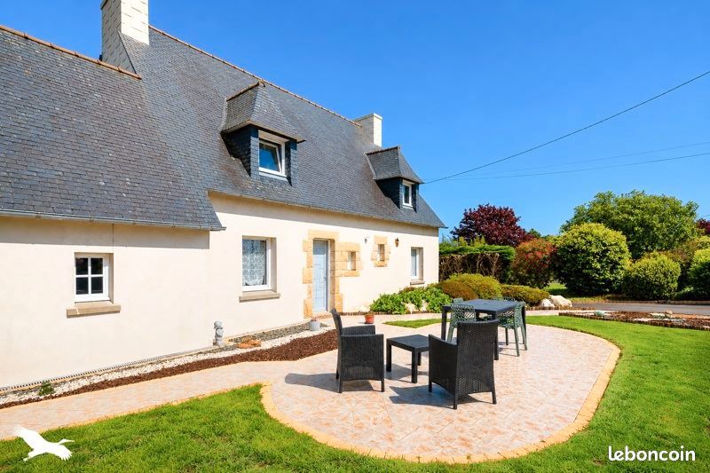 Maison 6 pièces 139 m² · à Lampaul-Guimiliau · 139 m² · 296 520 €