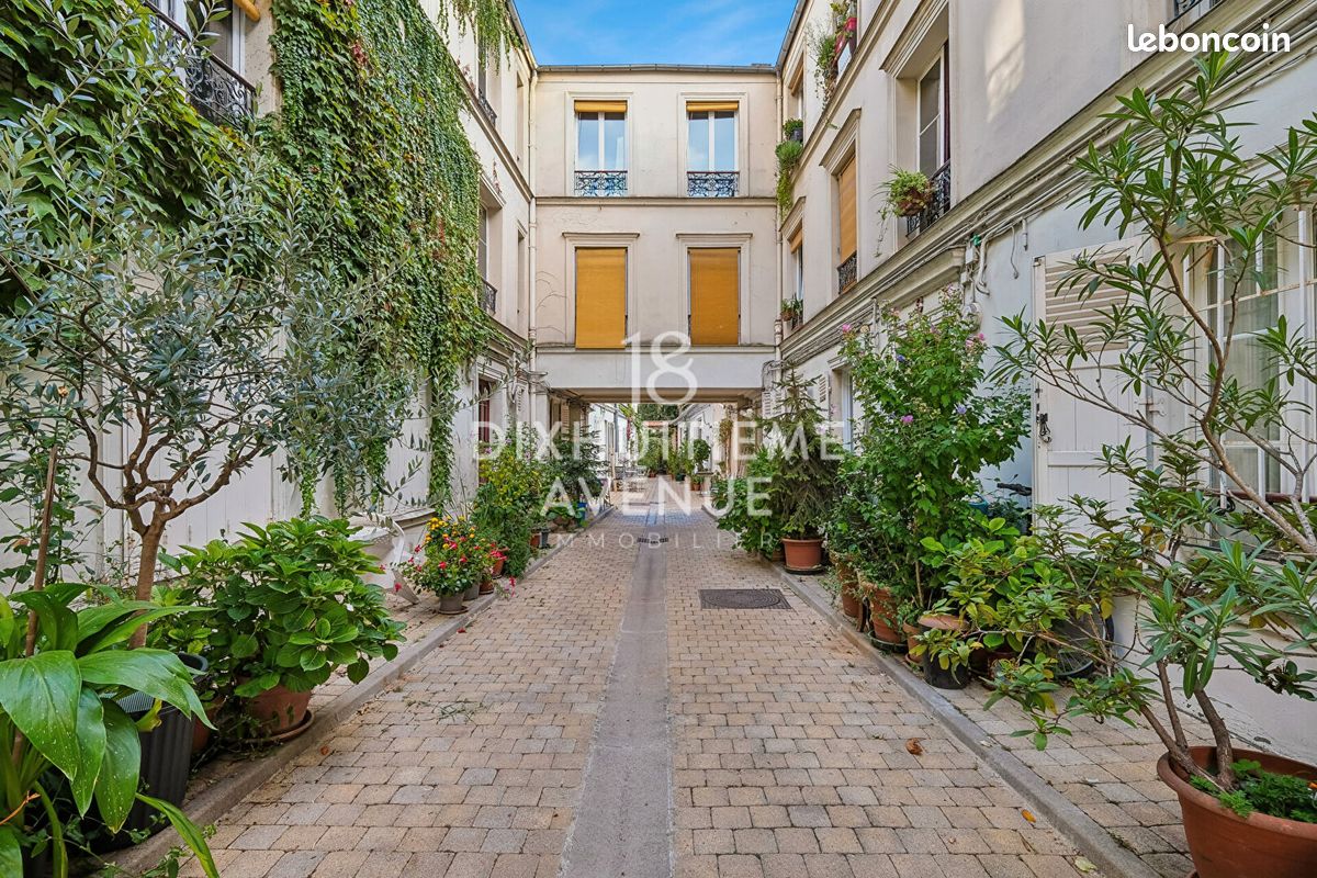 Appartement 1 pièce 11 m² · à Paris · 11 m² · 550 €/mois