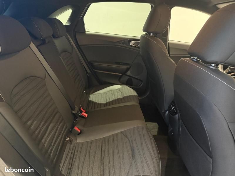 Kia Ceed 1.5 T-GDi 140ch GT-Line Business DCT7 MY25 (image 8)