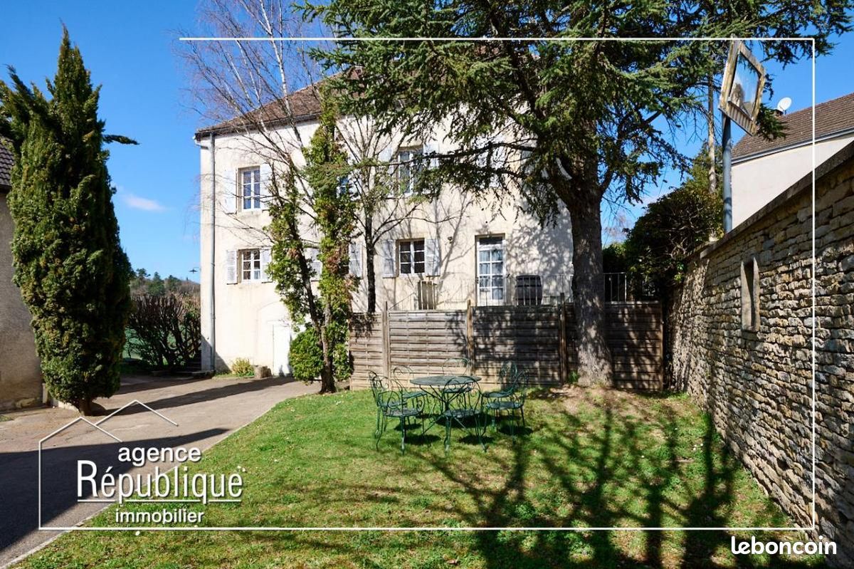 Maison 13 pièces 320 m² · à Échevronne · 320 m² · 997 500 €