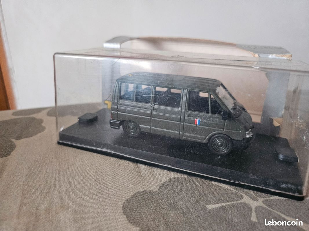 Renault Trafic Mairie De Paris – Verem Solido 225 – 1/43 – Vert – Occasion