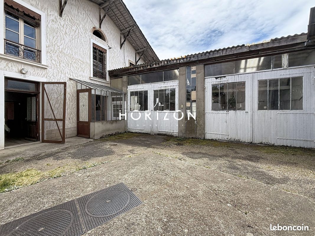 Maison 6 pièces 379 m² (image 2)