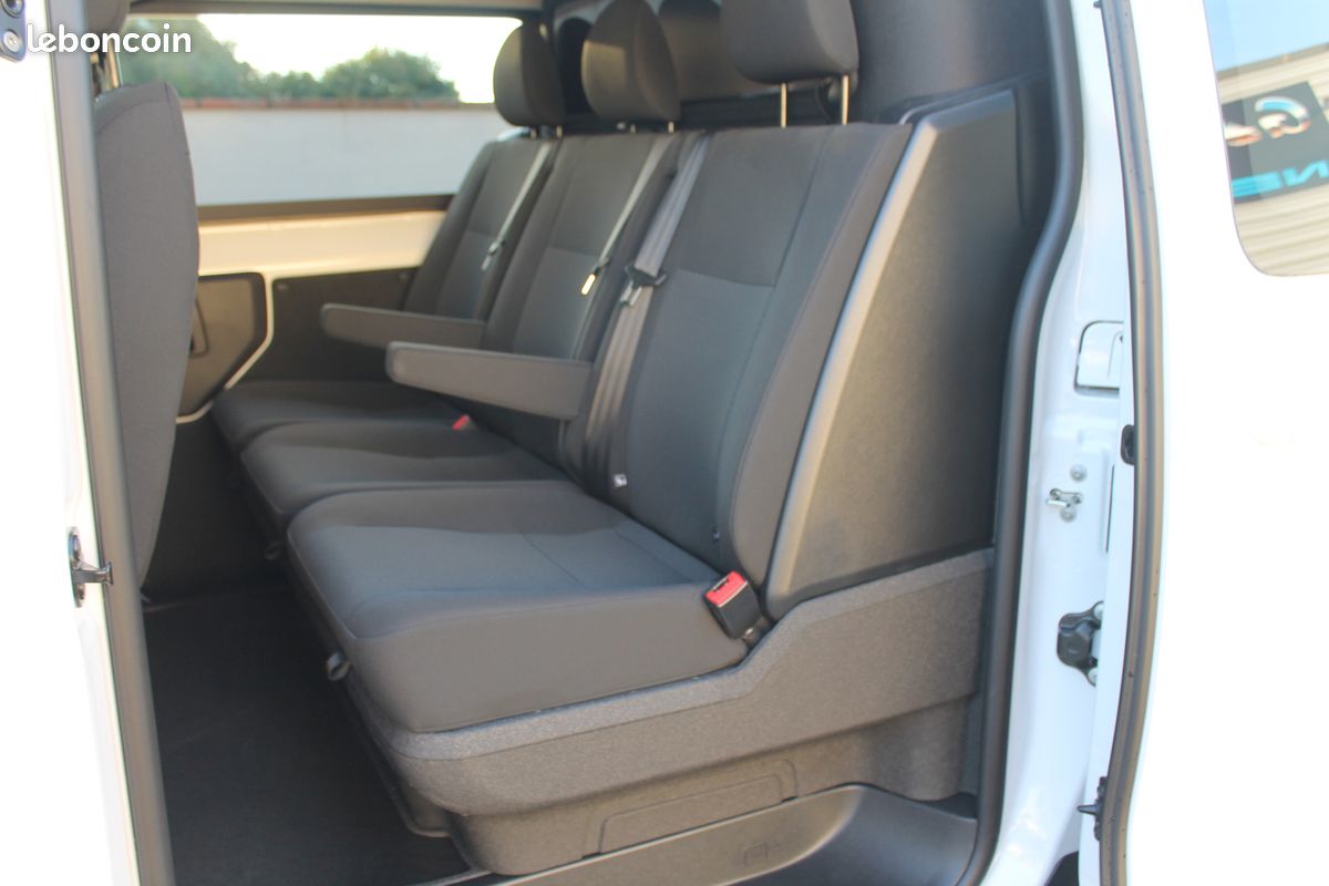 Citroën Jumpy III Fg Cabine approfondie 6 Places XL Blue HDI 180 S&S EAT8 Full équipés GPS, Caméra de recul, Habillage, boisPack Look, 2 Portes latérale, Full Led sortie 27/06/2025 - 10 Kilomètres (image 4)
