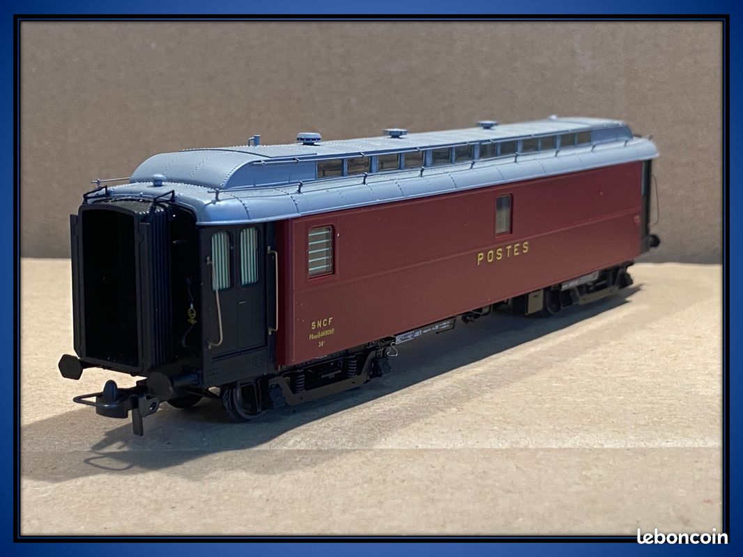 Ambulant postal OCEM 21,6 m PAyi P.O. - bogie Y2 - rouge foncé, toi