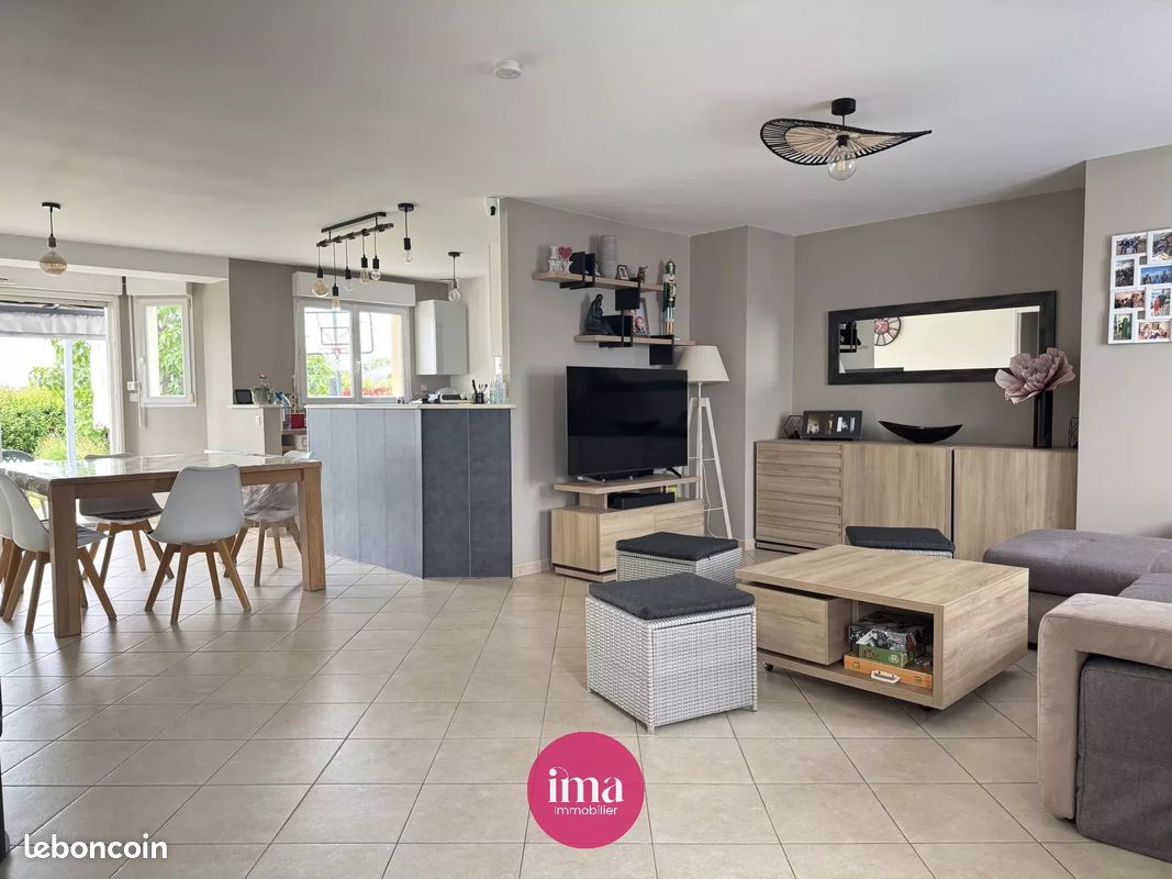 Maison 7 pièces 128 m² · à Joué-l'Abbé · 128 m² · 274 406 €