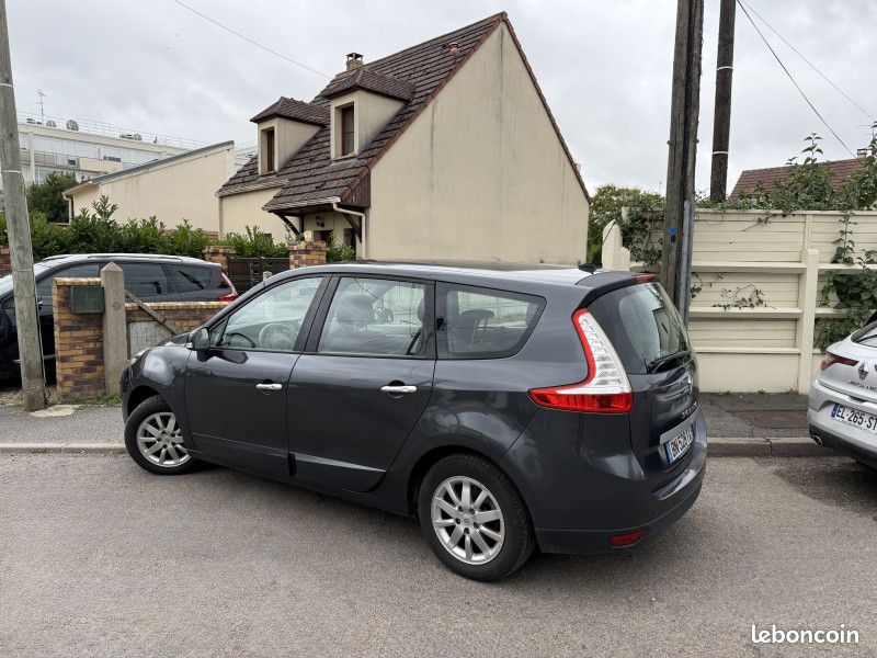 Renault GRAND SCENIC III 1.9 DCI 130CH FAP PRIVILEGE EURO5 5 PLACES (image 8)