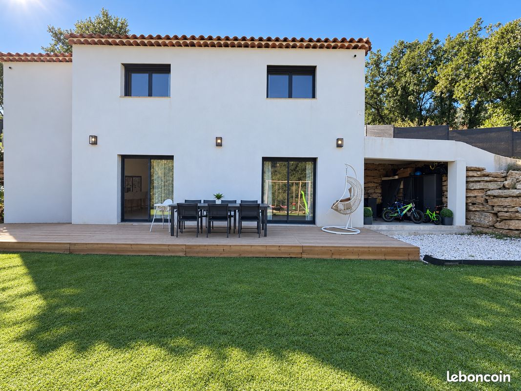 Maison 5 pièces 120 m² · à Solliès-Toucas · 120 m² · 500 000 €