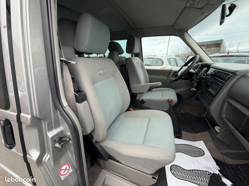 Volkswagen MULTIVAN 2.5 TDI 102CH CONFORT (image 12)