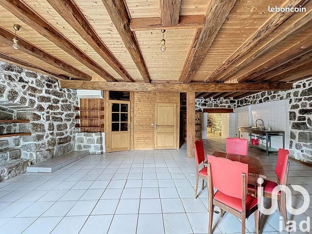 Maison 5 pièces 210 m²