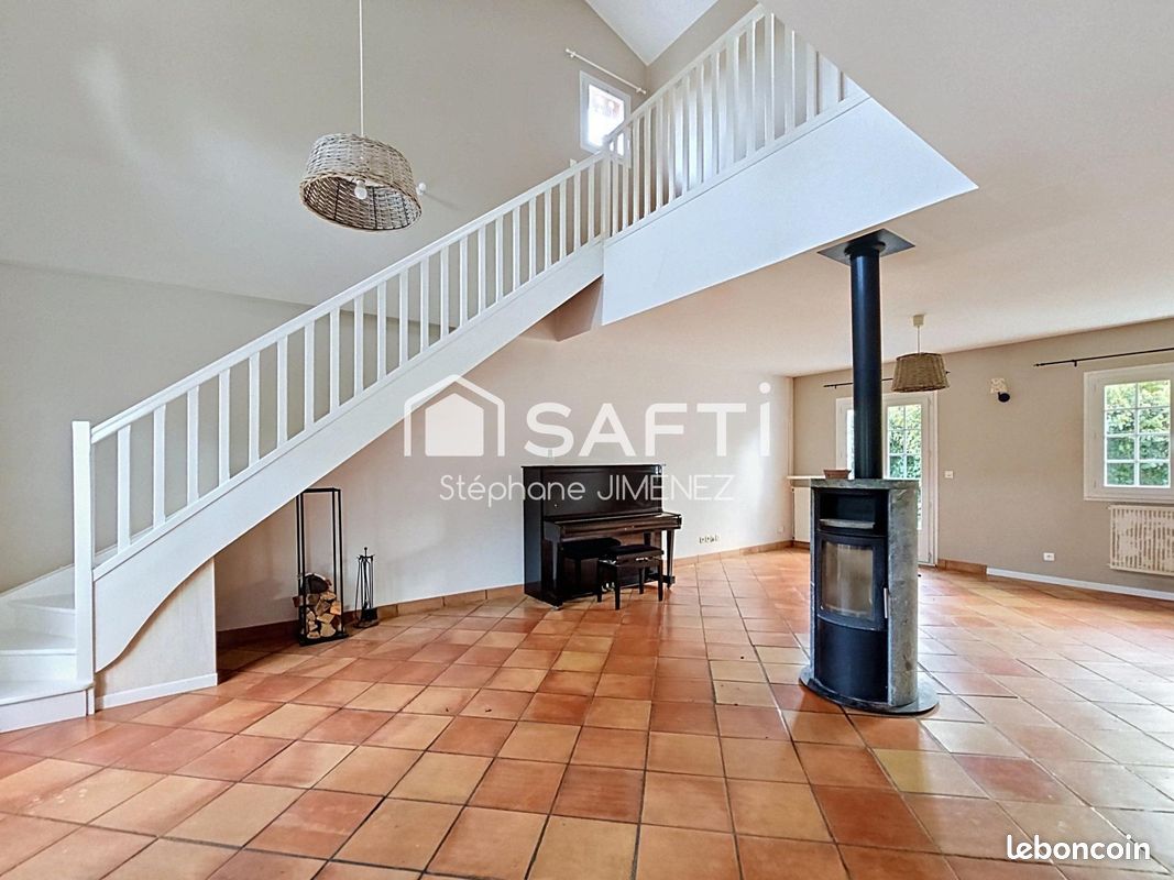 Maison 6 pièces 135 m² · à Sainte-Eulalie · 135 m² · 309 000 €