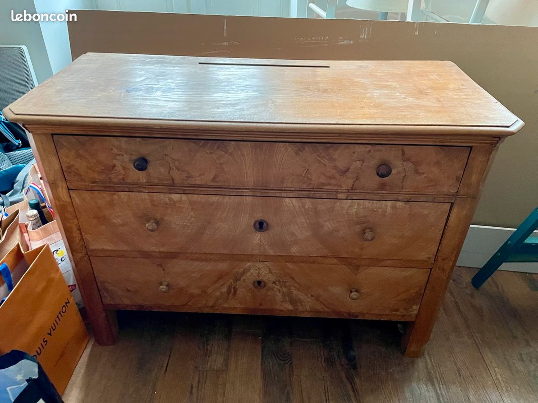 Commode en bois (image 2)