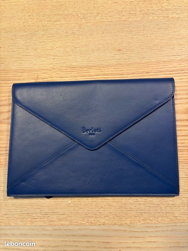 Pochette berluti cuir bleu (image 1)